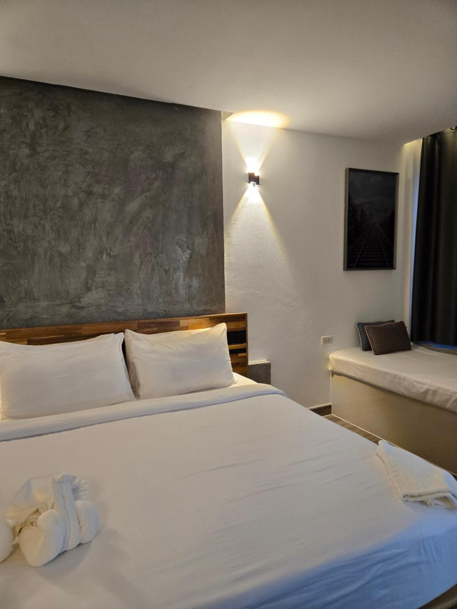 Tt Naiyang Beach Phuket Nai Yang Luaran gambar