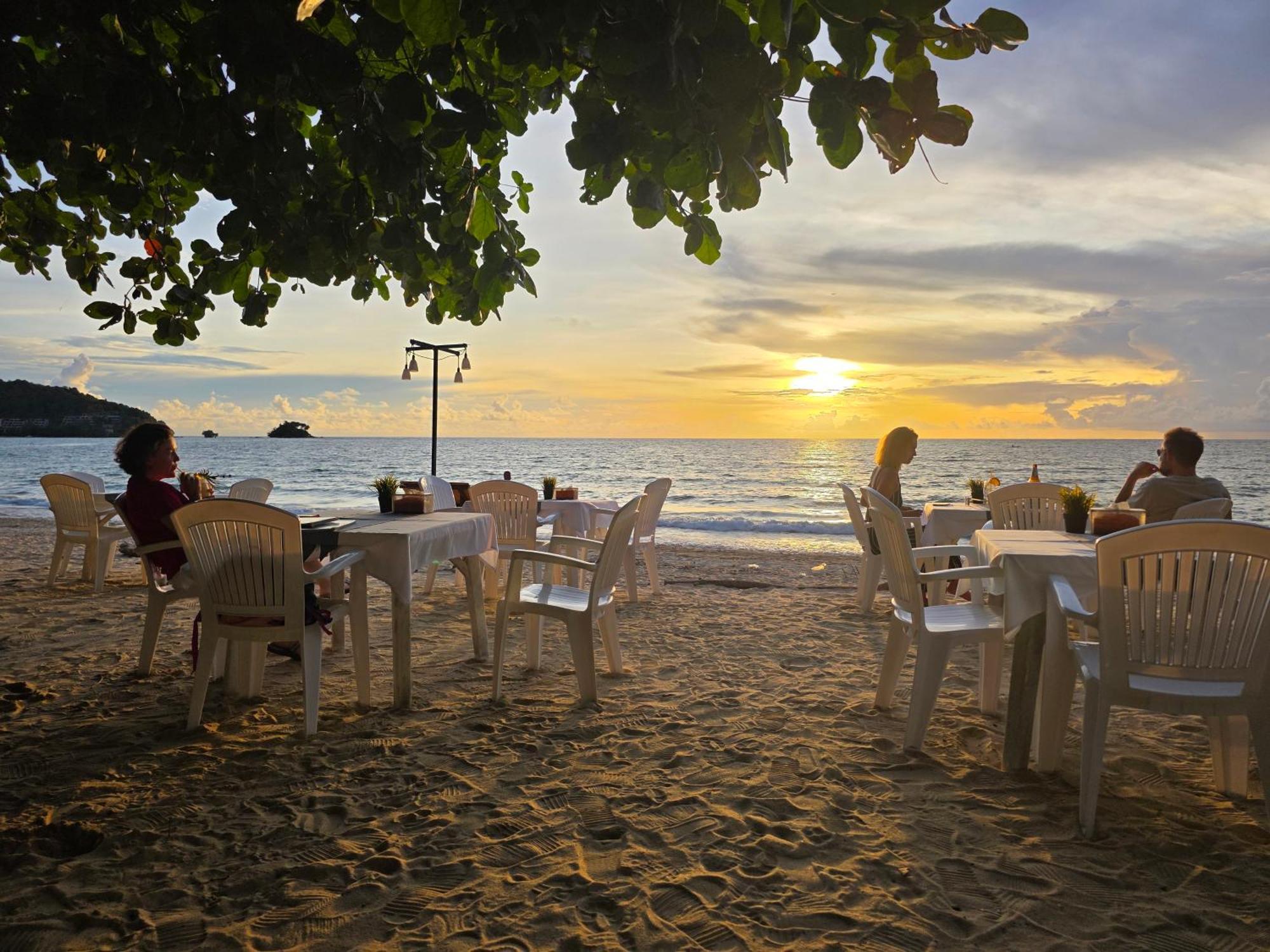 Tt Naiyang Beach Phuket Nai Yang Luaran gambar